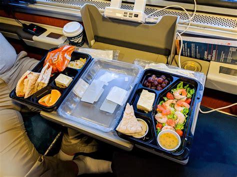 meals on amtrak train